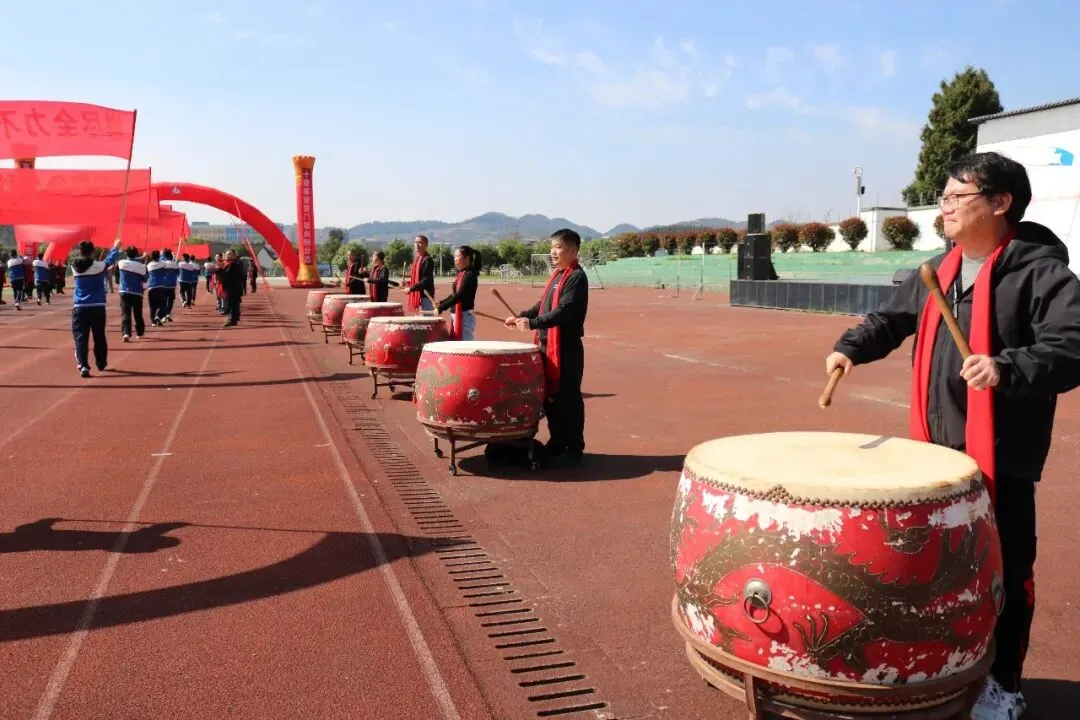 百日砺剑逐梦、誓创中考辉煌——沙土镇初级中学举行2026届百日誓师大会 第20张