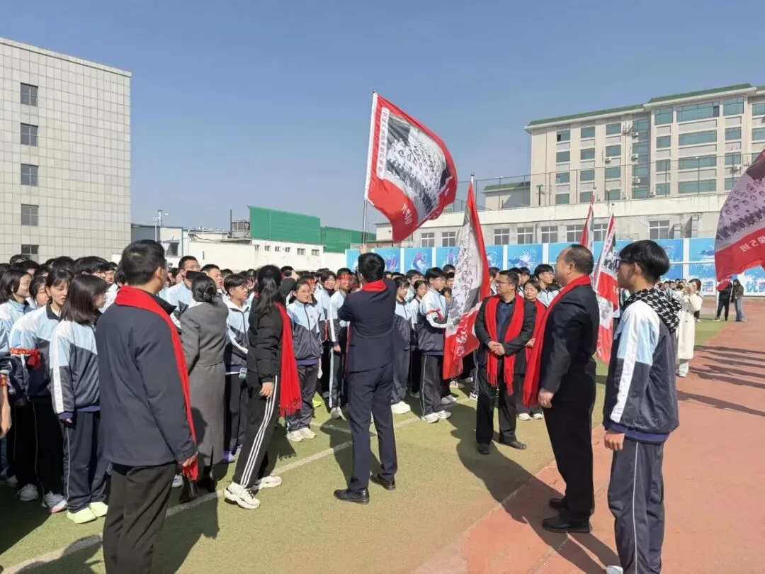 【全环境立德树人】百日砺剑,决胜中考——仲宫街道初级中学初三百日誓师大会隆重举行 第27张