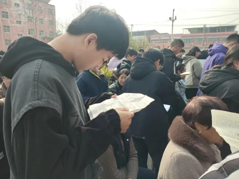 鏖战百日不负韶华,策马扬鞭决胜中考———淅川县九重镇第一初级中学举行2026年百日冲刺誓师大会 第36张