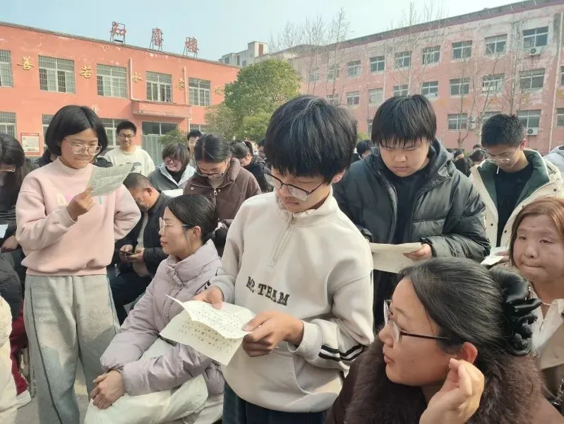 鏖战百日不负韶华,策马扬鞭决胜中考———淅川县九重镇第一初级中学举行2026年百日冲刺誓师大会 第39张