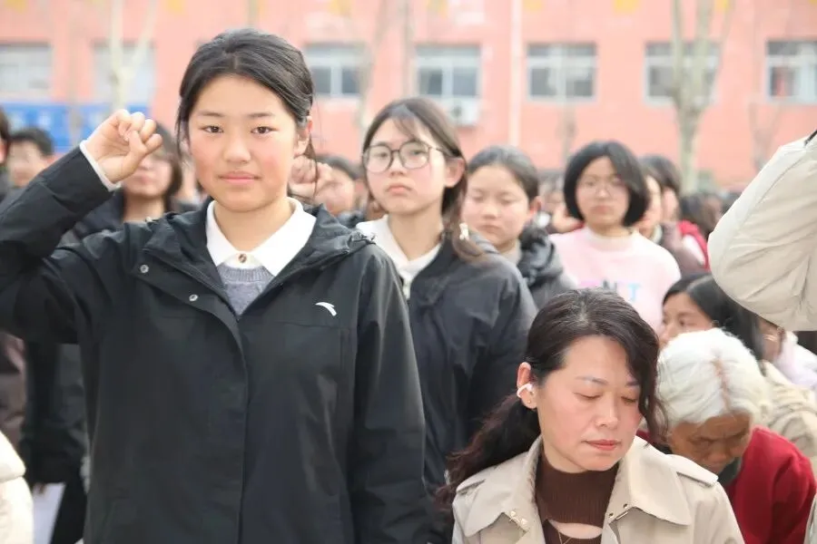 鏖战百日不负韶华,策马扬鞭决胜中考———淅川县九重镇第一初级中学举行2026年百日冲刺誓师大会 第53张