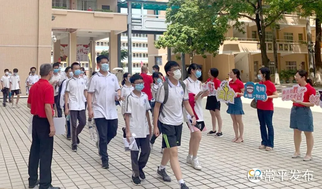 中考首日,刘学新巡视常平中考考场 第5张