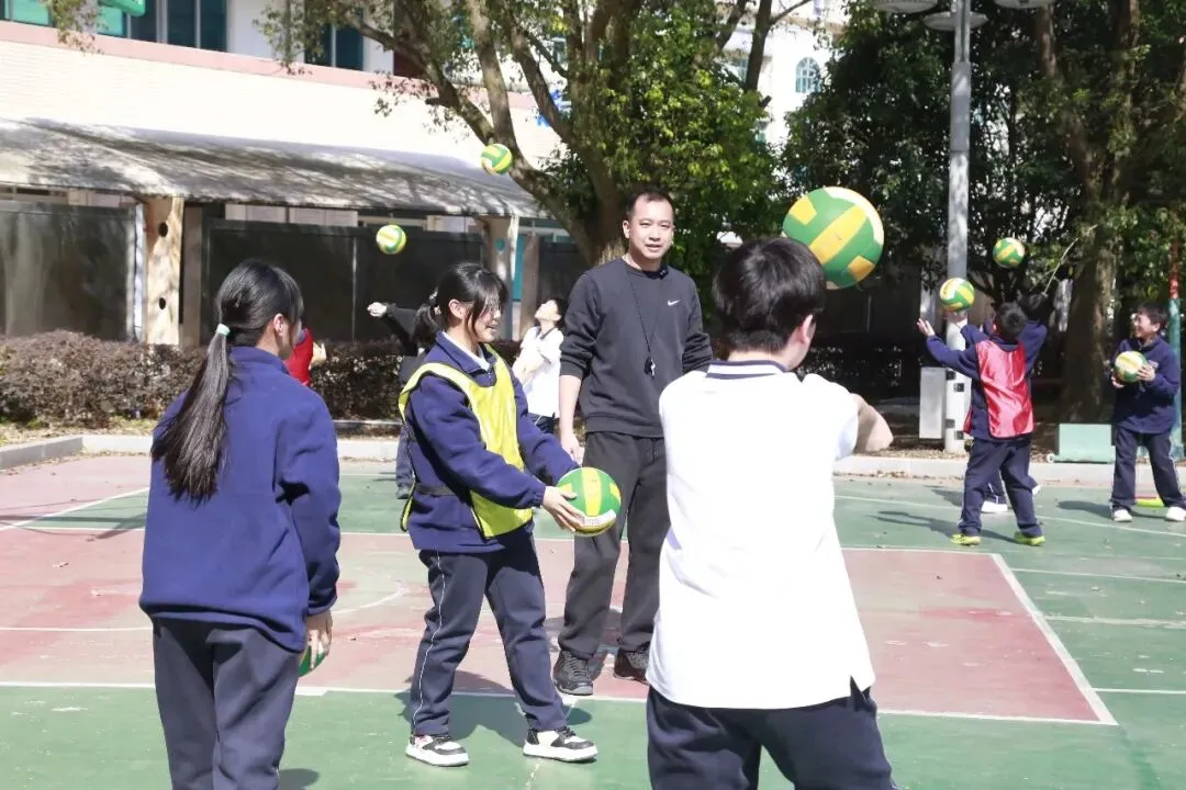 【教学动态】聚焦排球教学,共探中考体育——互联网+玉环市体育项目(排球)专题研讨暨名师送教活动在芦浦中学开展 第11张