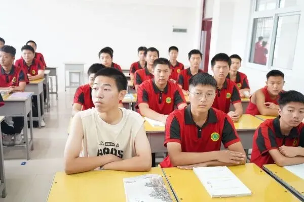 家长警惕:中考分流后,选错学校=耽误孩子一辈子,看完再择校 第5张