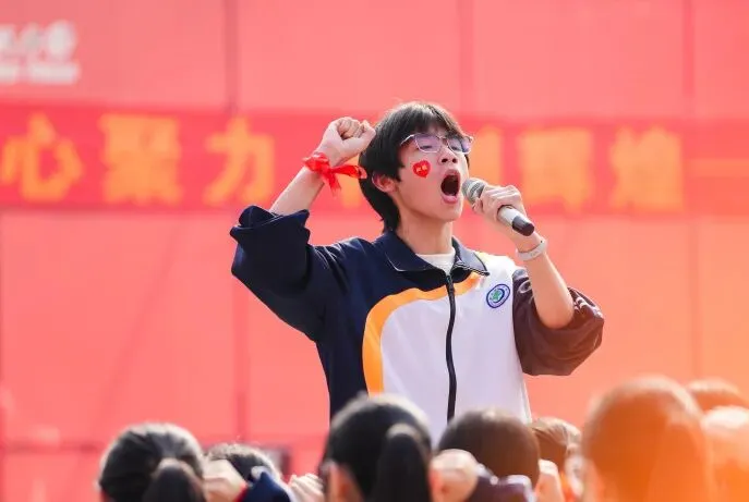 中考誓师燃壮志!世纪学子执笔为剑 奔赴山海! 第7张