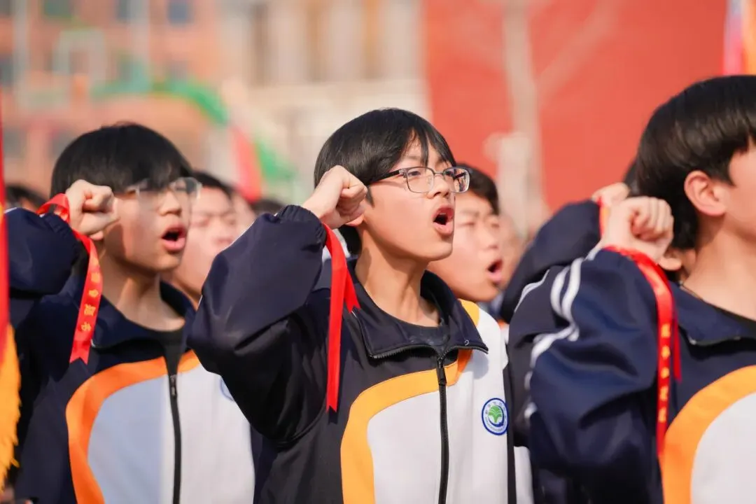 中考誓师燃壮志!世纪学子执笔为剑 奔赴山海! 第10张