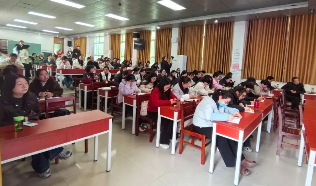 红安县英语中考听说考试研讨及培训会在红安二中举行 第5张