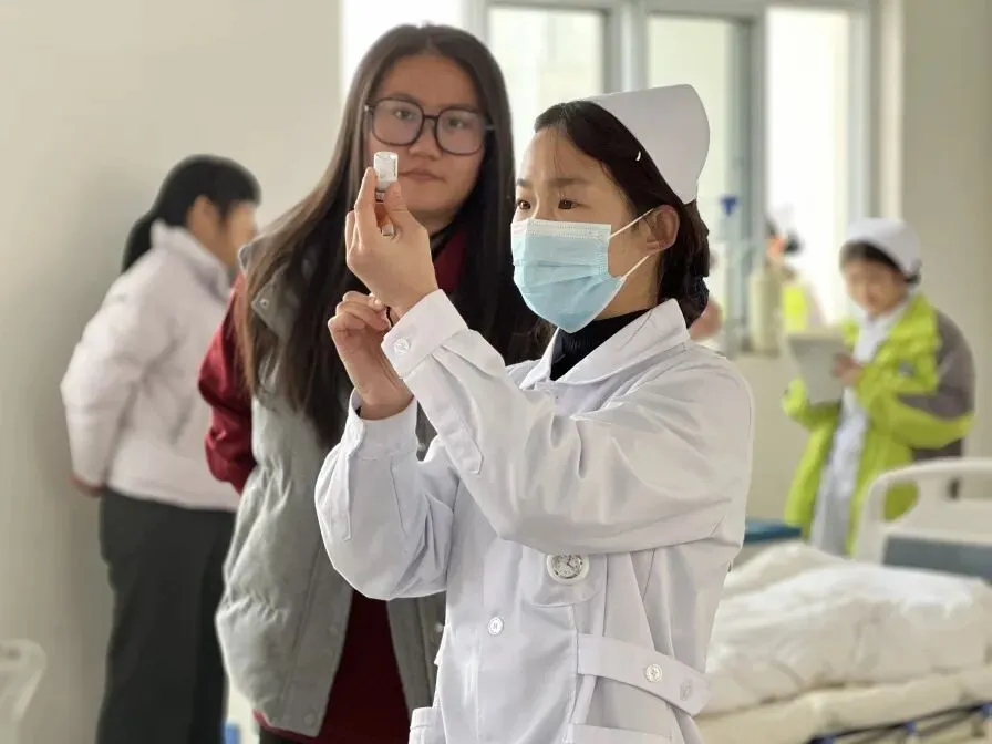 【实战模拟 护航高考】我校高三医学技术与护理专业举行技能 第13张