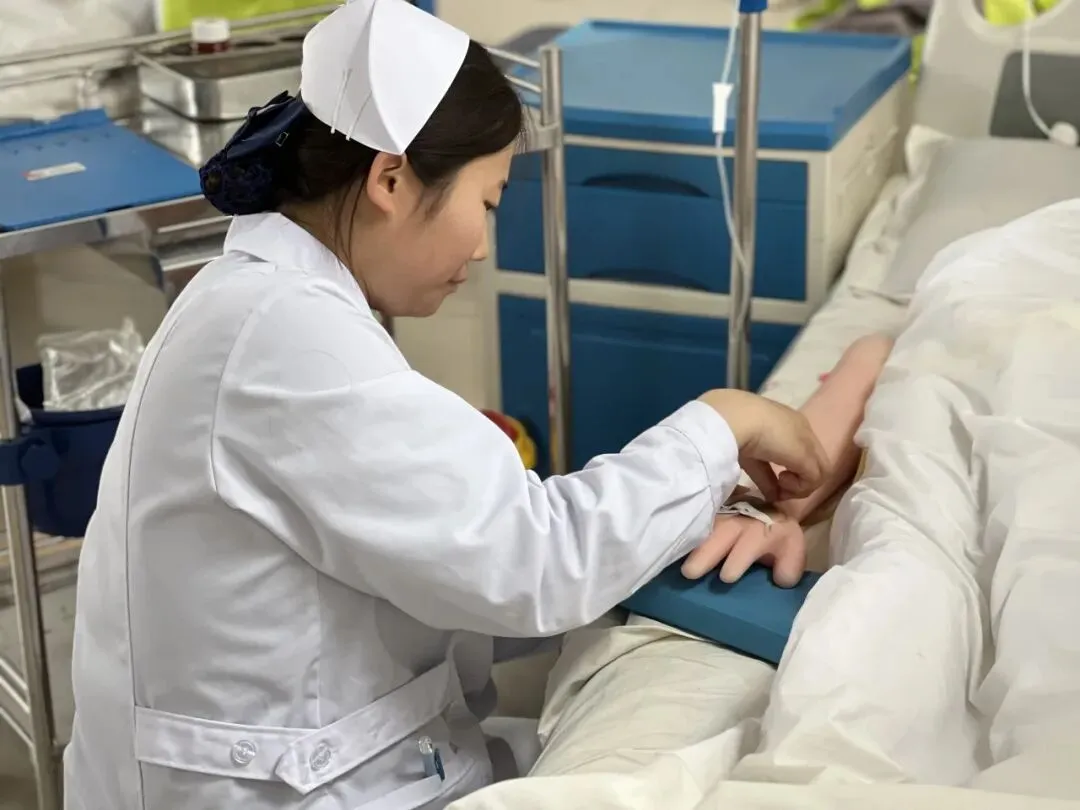 【实战模拟 护航高考】我校高三医学技术与护理专业举行技能 第18张