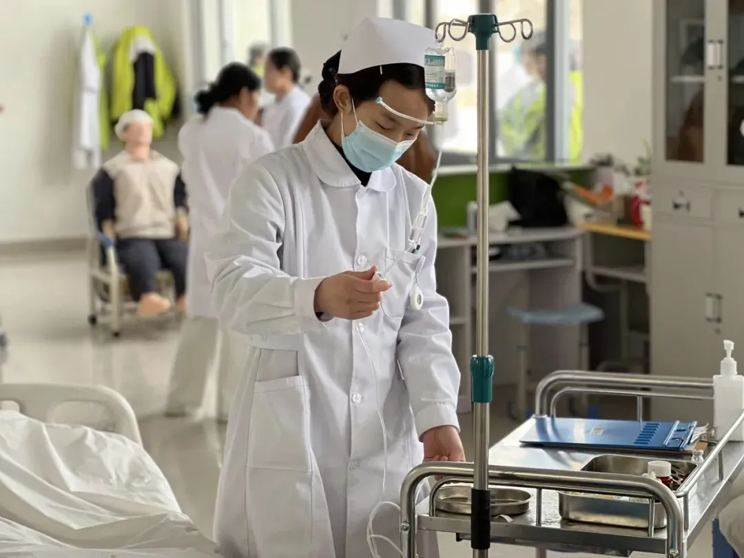 【实战模拟 护航高考】我校高三医学技术与护理专业举行技能 第19张