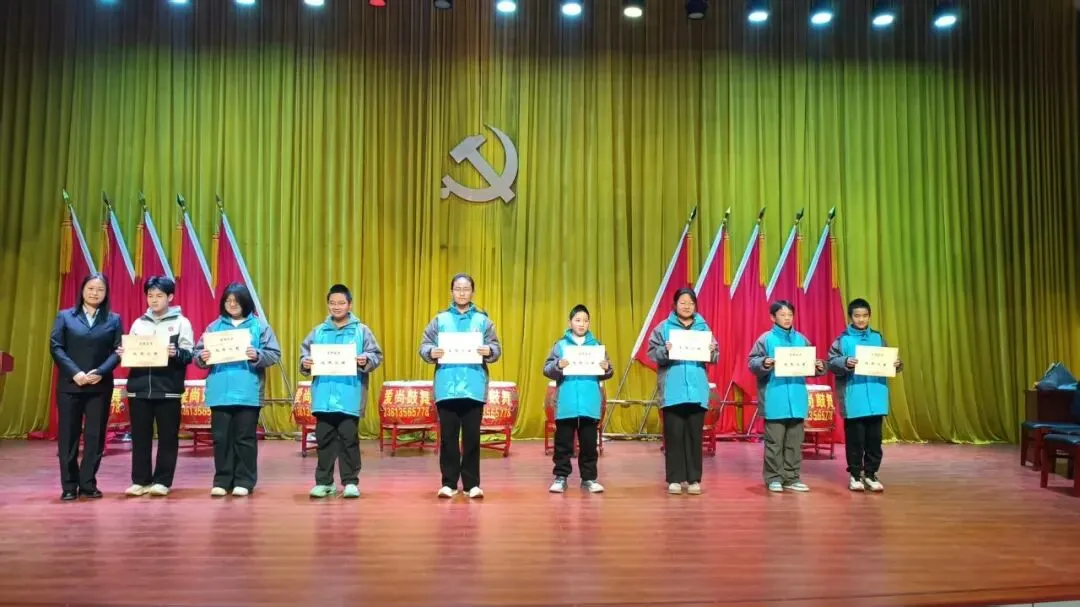 树榜样凝心聚力 战中考逐梦前行——润城中学2025年度学生表彰暨2026年冲刺誓师动员大会圆满举行 第13张