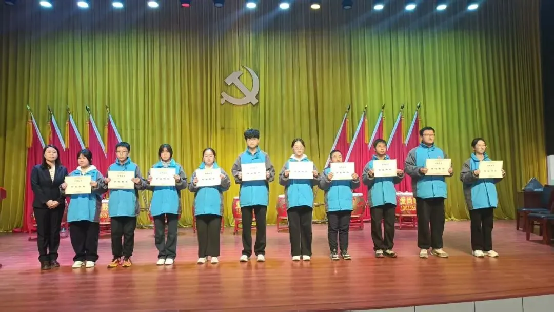 树榜样凝心聚力 战中考逐梦前行——润城中学2025年度学生表彰暨2026年冲刺誓师动员大会圆满举行 第41张