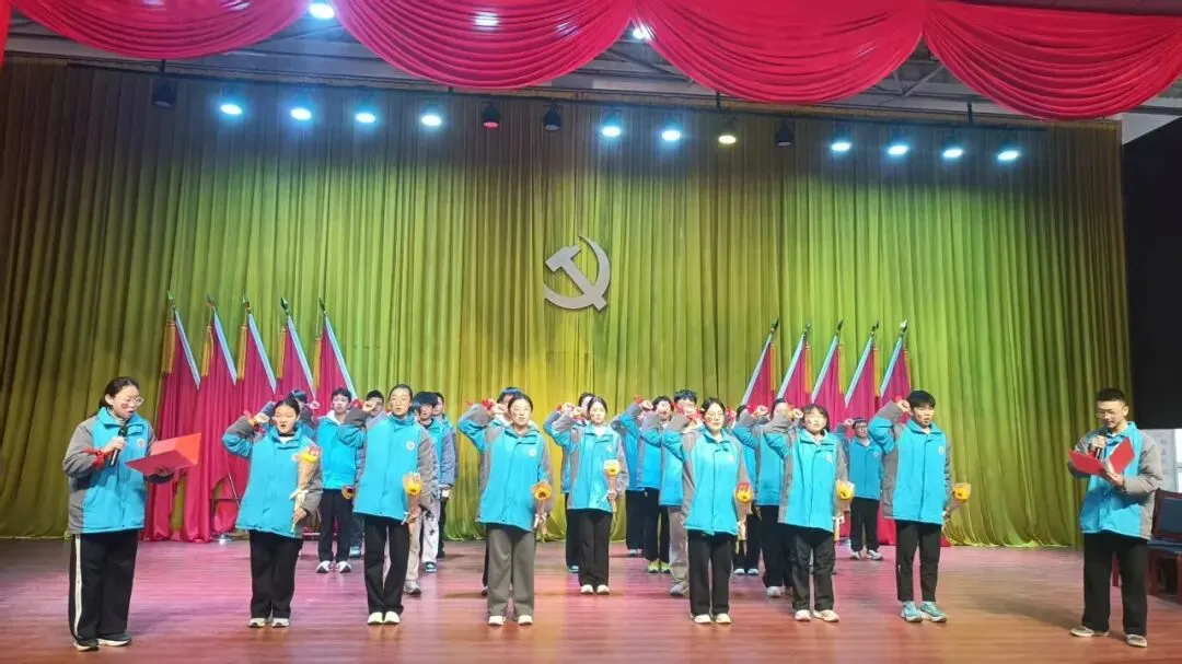 树榜样凝心聚力 战中考逐梦前行——润城中学2025年度学生表彰暨2026年冲刺誓师动员大会圆满举行 第98张