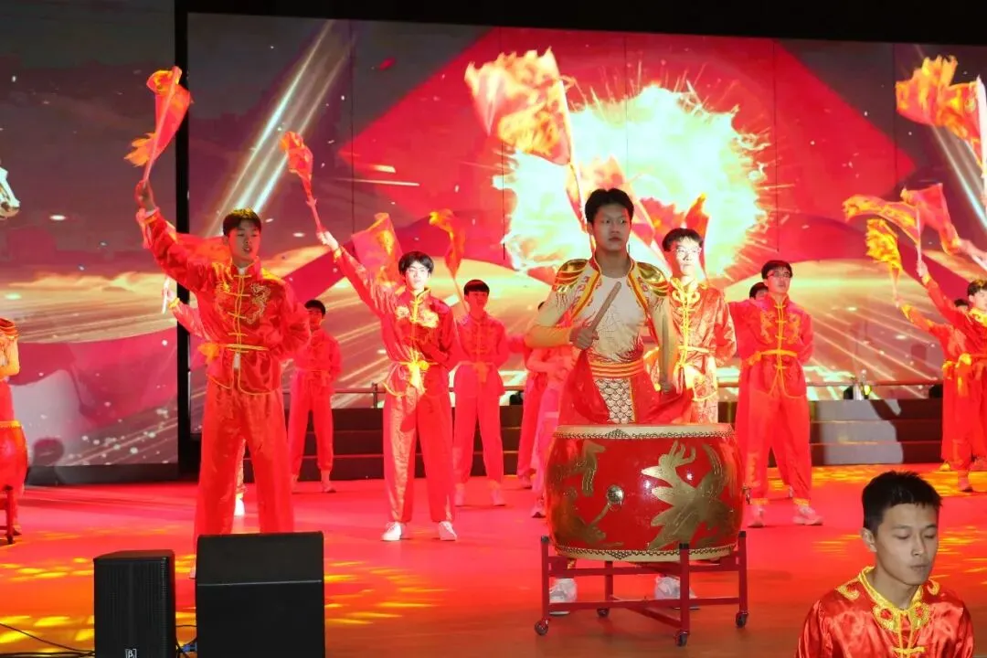 凤山学校初中部举行2026年中考百日誓师大会 第25张