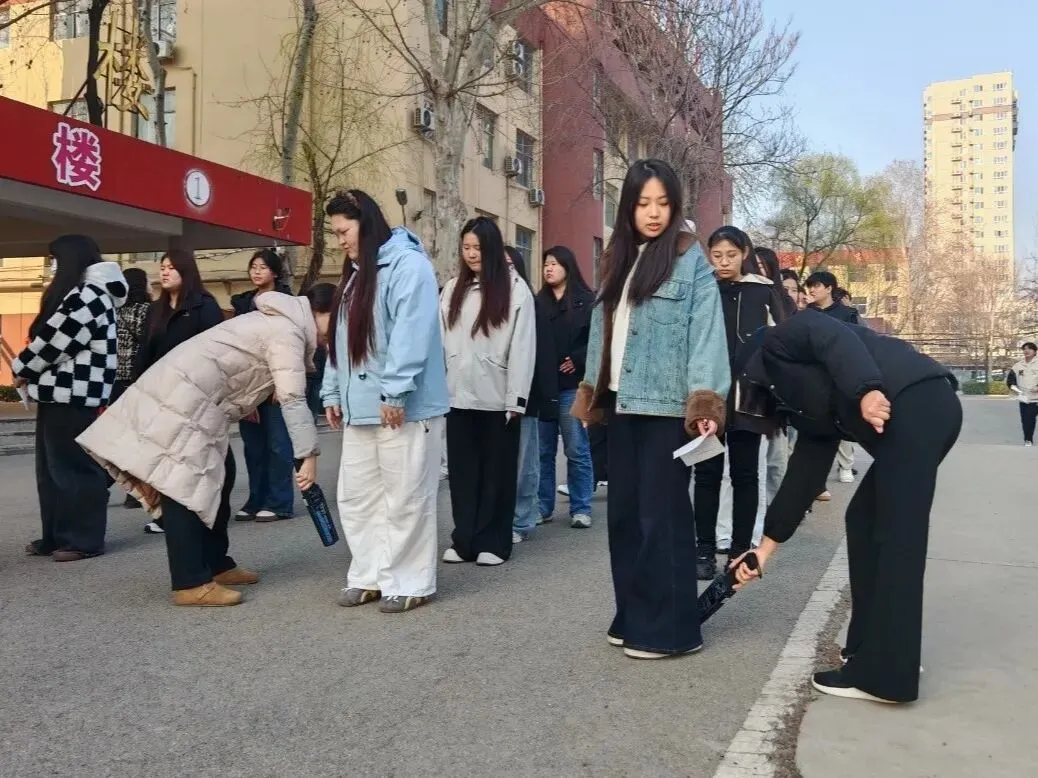 严守考纪 全真模拟 全力以赴备战单招——我校顺利举行单招考前最后一次 第10张