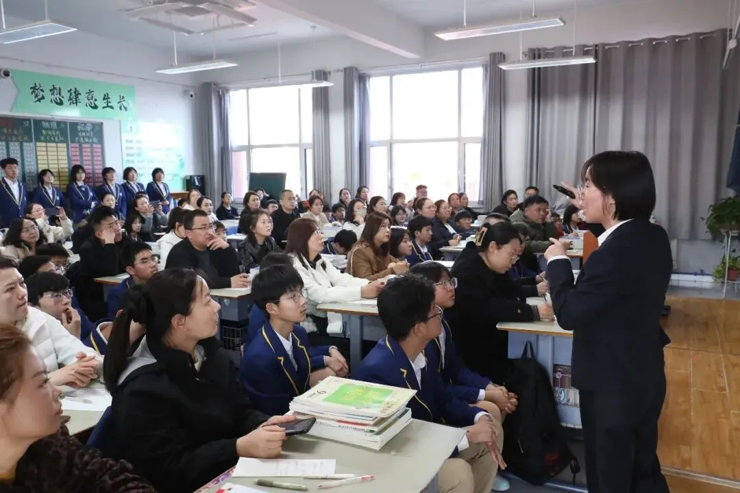 凤山学校初中部举行2026年中考百日誓师大会 第96张