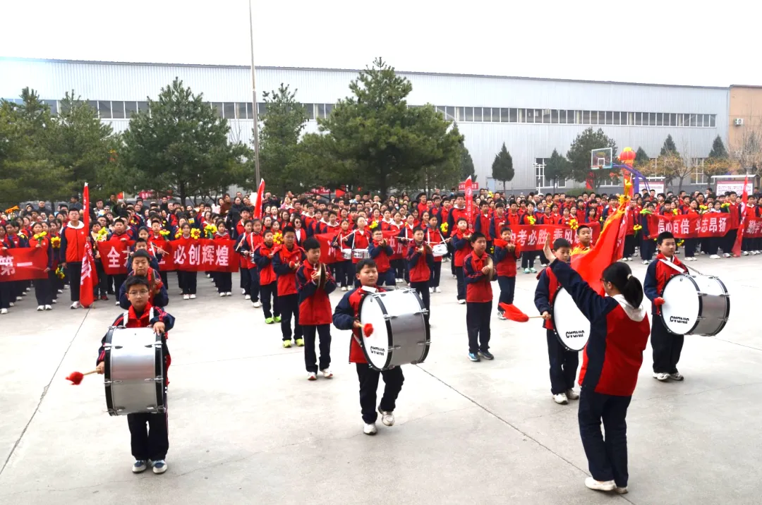 【师力成才 思贤实验】“百日冲刺,圆梦中考”——初三百日誓师大会 第4张