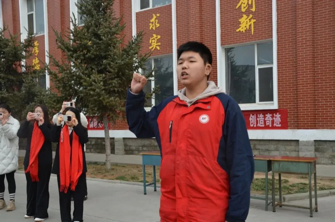 【师力成才 思贤实验】“百日冲刺,圆梦中考”——初三百日誓师大会 第16张