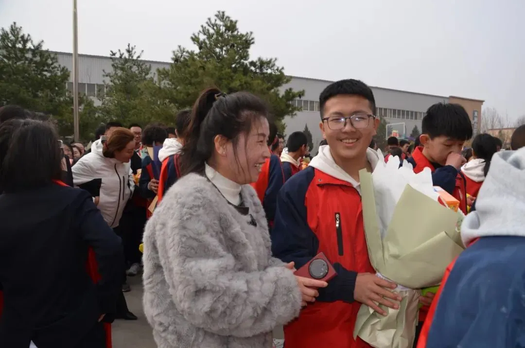 【师力成才 思贤实验】“百日冲刺,圆梦中考”——初三百日誓师大会 第35张