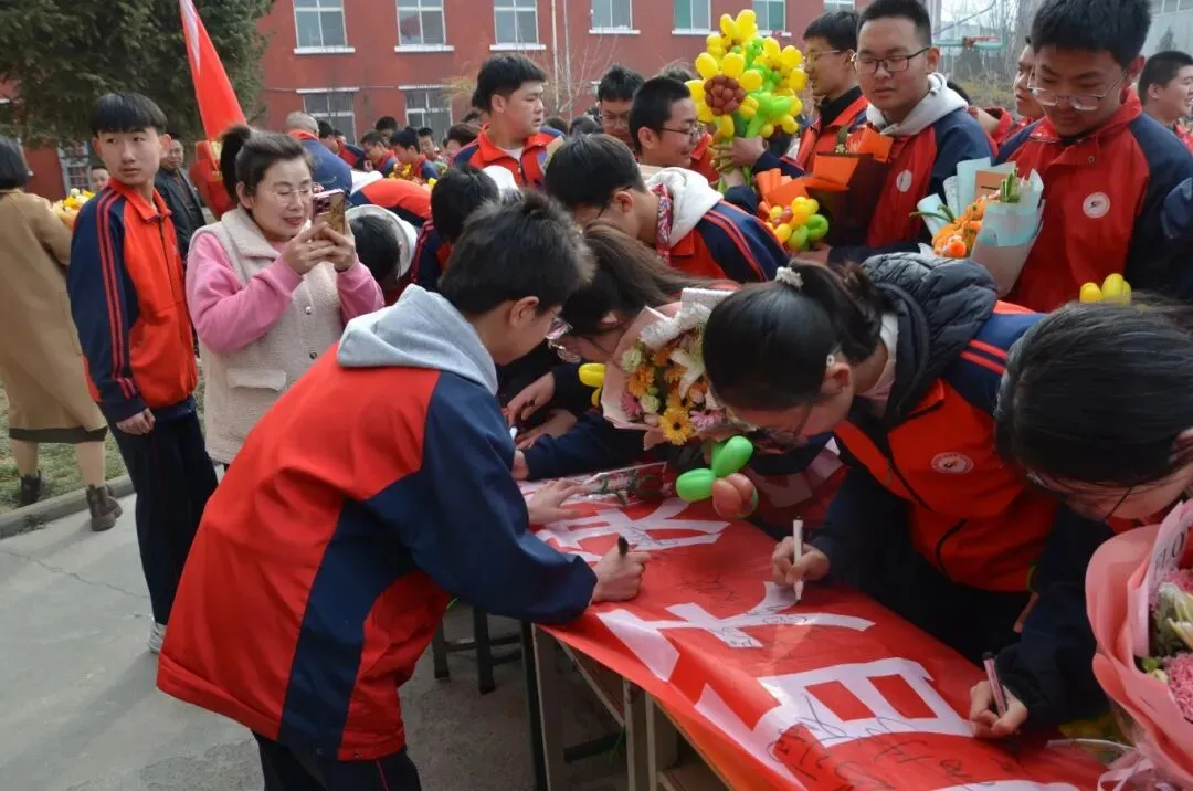 【师力成才 思贤实验】“百日冲刺,圆梦中考”——初三百日誓师大会 第40张
