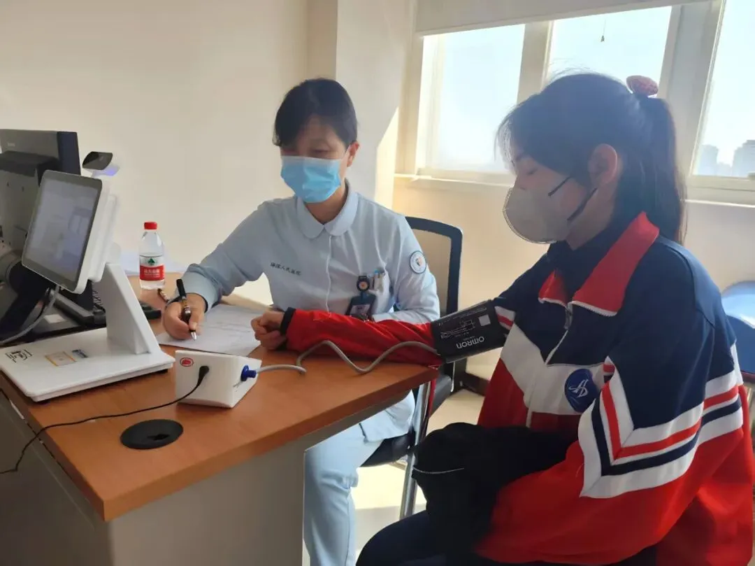 海滨人民医院完成1390名中考学生体检 第5张