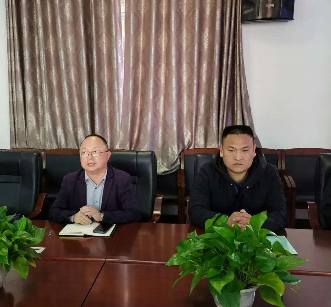 精研中考明方向 聚力备考提质效——怀化市第二中学语文、数学复习专题研讨会圆满召开 第23张 精研中考明方向 聚力备考提质效——怀化市第二中学语文、数学复习专题研讨会圆满召开 第23张