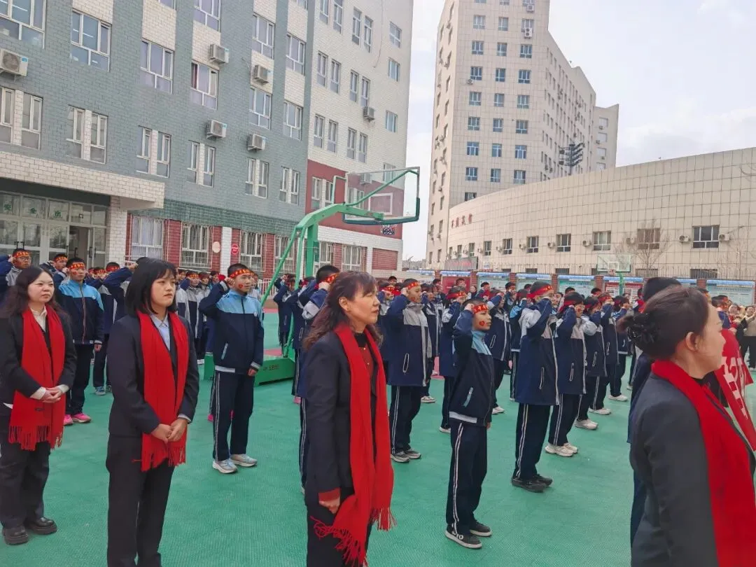 骐骥逐光,梦想起航,决胜中考——我校隆重举行初三年级百日誓师活动 第12张 骐骥逐光,梦想起航,决胜中考——我校隆重举行初三年级百日誓师活动 第12张