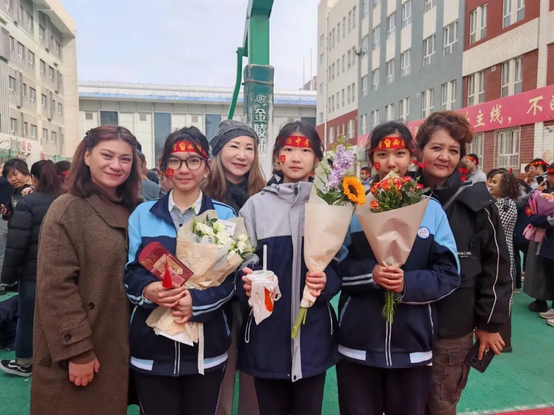 骐骥逐光,梦想起航,决胜中考——我校隆重举行初三年级百日誓师活动 第15张 骐骥逐光,梦想起航,决胜中考——我校隆重举行初三年级百日誓师活动 第15张