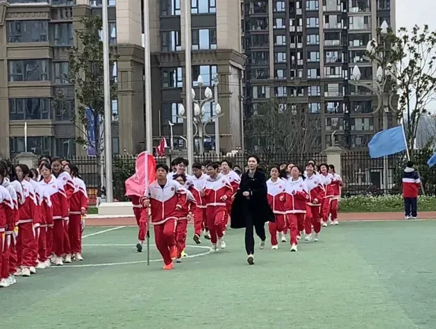 白云十中2026届中考百日誓师大会圆满举行:百日磨砺终成器,少年逐梦向未来 ——以青春之名,赴梦想之约! 第29张