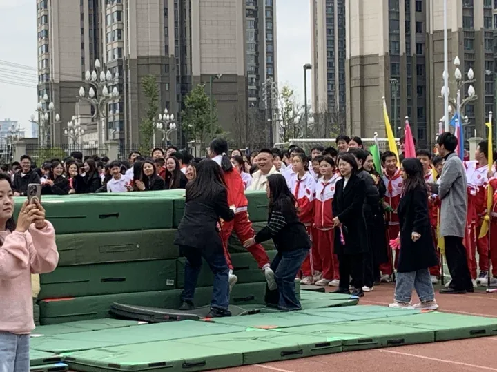 白云十中2026届中考百日誓师大会圆满举行:百日磨砺终成器,少年逐梦向未来 ——以青春之名,赴梦想之约! 第44张