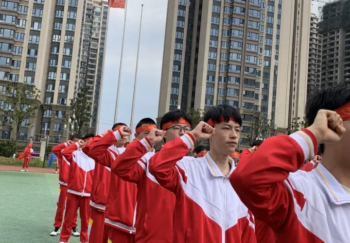 白云十中2026届中考百日誓师大会圆满举行:百日磨砺终成器,少年逐梦向未来 ——以青春之名,赴梦想之约! 第77张