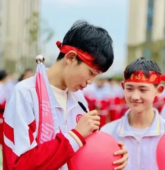 白云十中2026届中考百日誓师大会圆满举行:百日磨砺终成器,少年逐梦向未来 ——以青春之名,赴梦想之约! 第83张