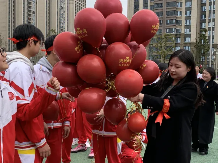 白云十中2026届中考百日誓师大会圆满举行:百日磨砺终成器,少年逐梦向未来 ——以青春之名,赴梦想之约! 第87张