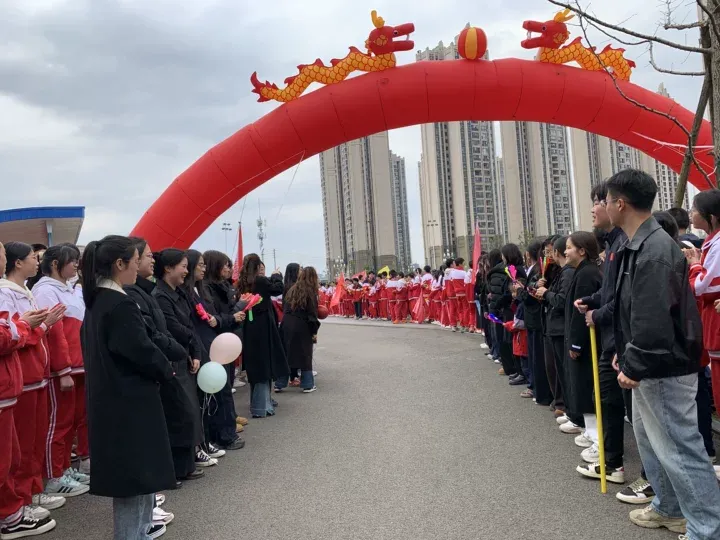 白云十中2026届中考百日誓师大会圆满举行:百日磨砺终成器,少年逐梦向未来 ——以青春之名,赴梦想之约! 第107张