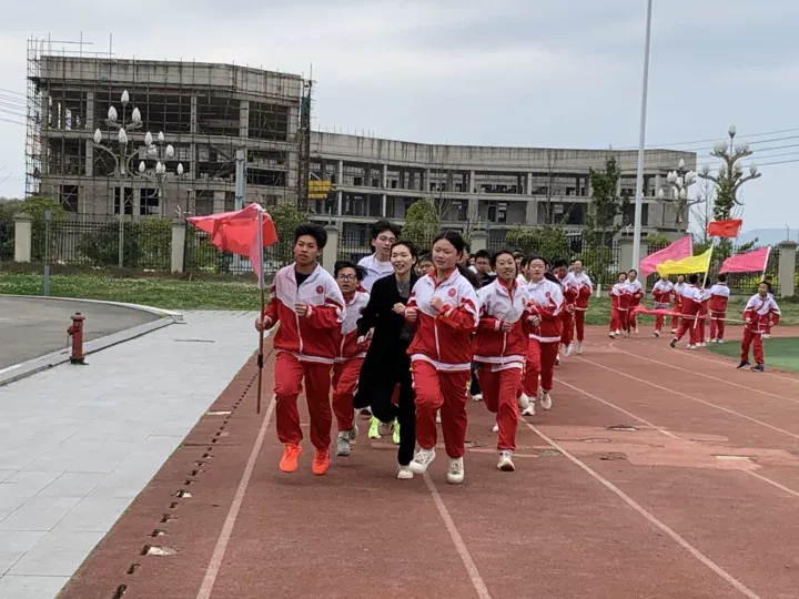 白云十中2026届中考百日誓师大会圆满举行:百日磨砺终成器,少年逐梦向未来 ——以青春之名,赴梦想之约! 第109张