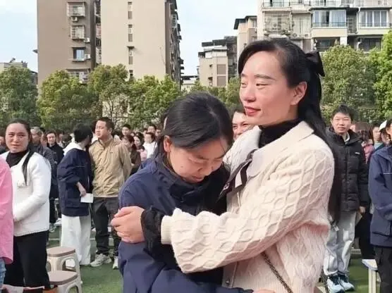 砺剑赴中考 逐梦启新程 | 万州一中初2026届中考誓师大会圆满举行 第50张 砺剑赴中考 逐梦启新程 | 万州一中初2026届中考誓师大会圆满举行 第50张