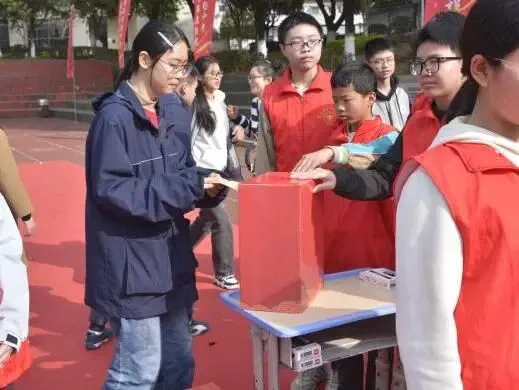 砺剑赴中考 逐梦启新程 | 万州一中初2026届中考誓师大会圆满举行 第58张 砺剑赴中考 逐梦启新程 | 万州一中初2026届中考誓师大会圆满举行 第58张