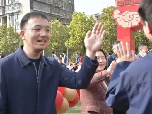 砺剑赴中考 逐梦启新程 | 万州一中初2026届中考誓师大会圆满举行 第72张 砺剑赴中考 逐梦启新程 | 万州一中初2026届中考誓师大会圆满举行 第72张