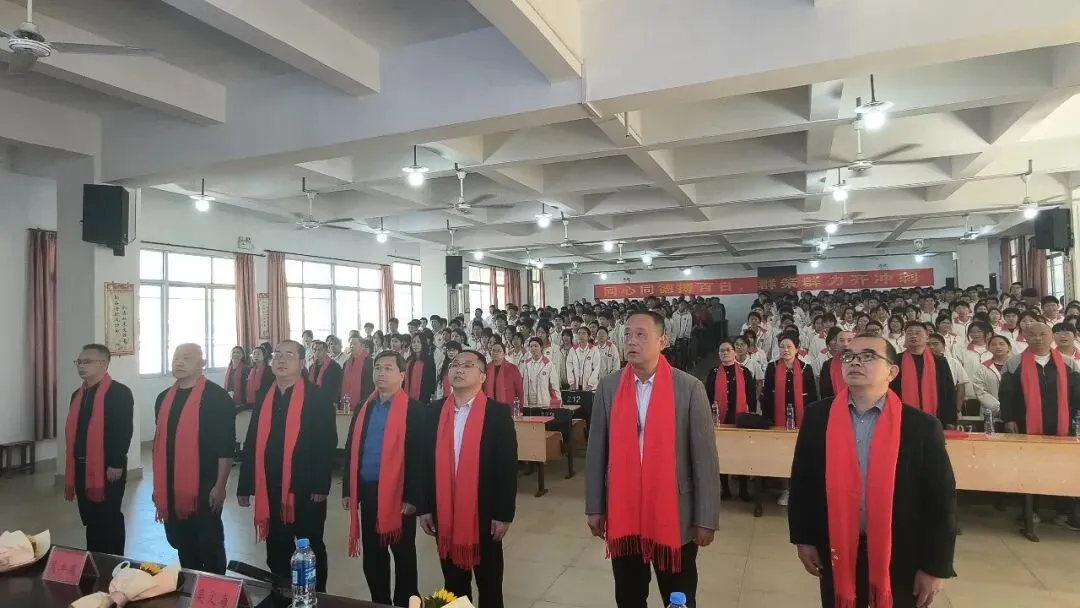 百日砺剑战中考,策马扬鞭创辉煌——南靖二中2026届中考百日冲刺誓师大会隆重举行 第7张 百日砺剑战中考,策马扬鞭创辉煌——南靖二中2026届中考百日冲刺誓师大会隆重举行 第7张