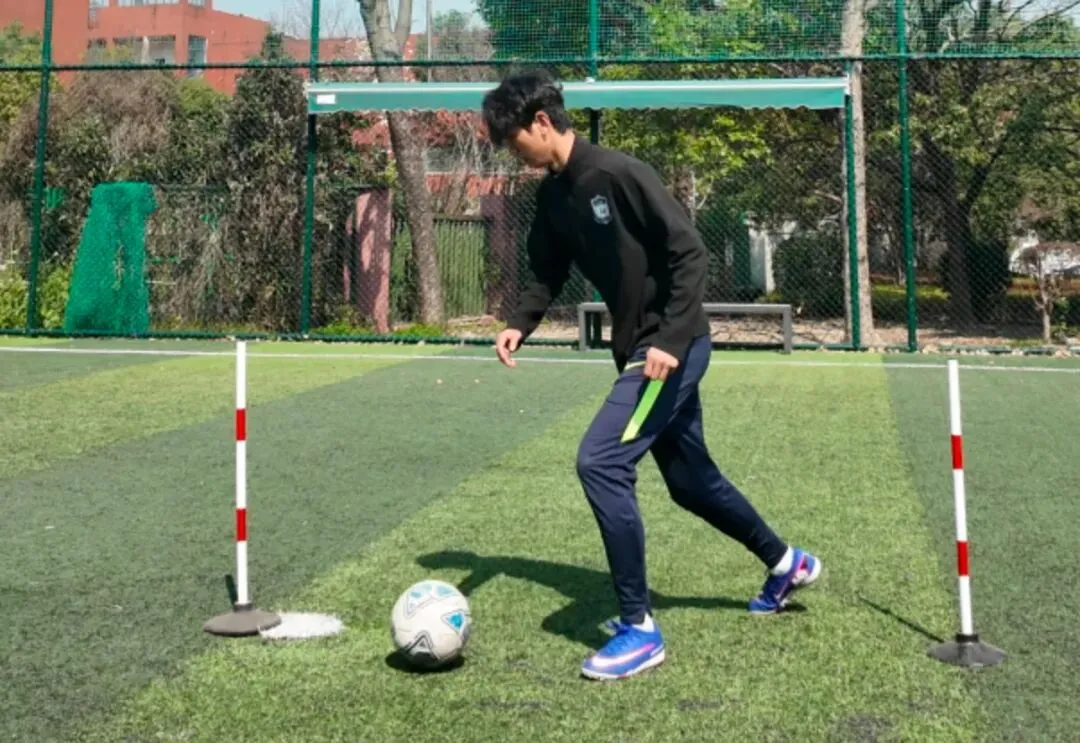 2026杭州中考体育,冲刺特训班,足球绕杆...... 第10张