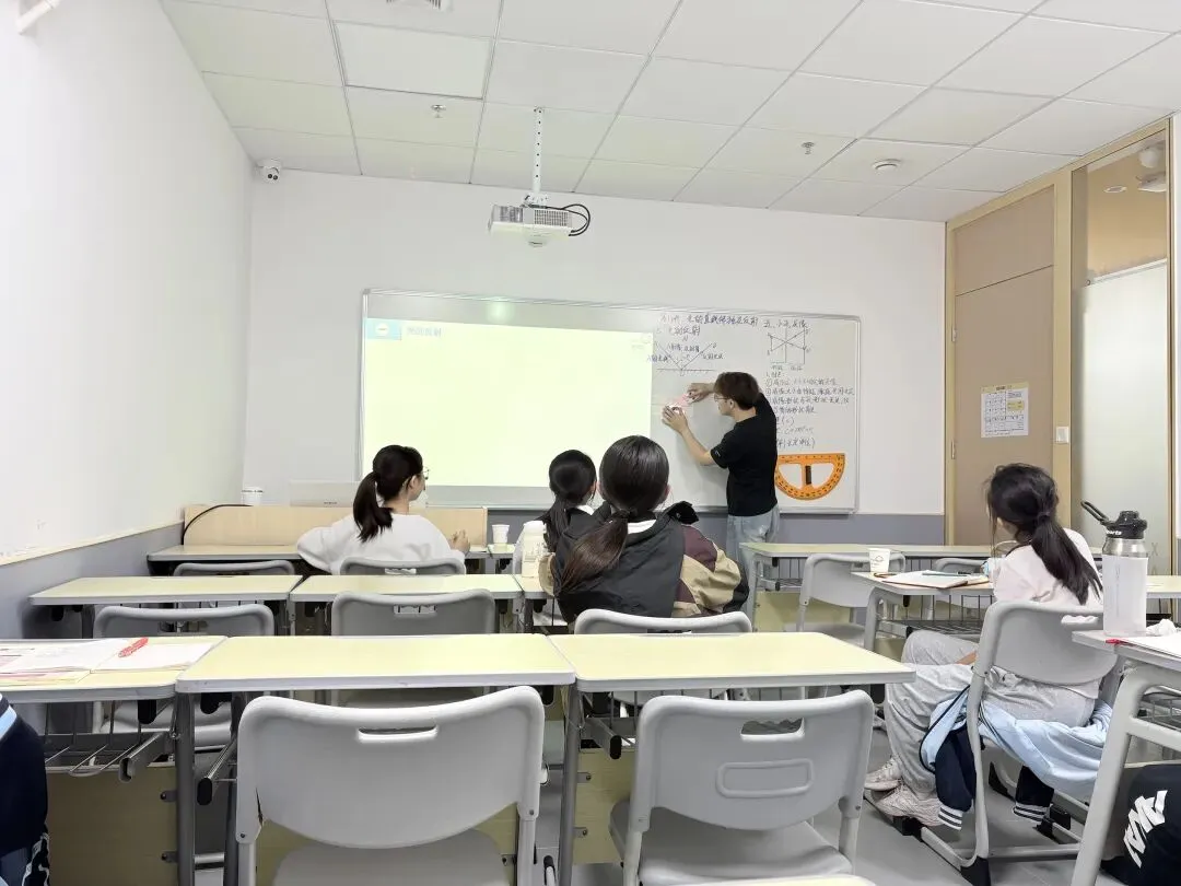 南宁中考数据曝光!主科A→A+,击败9%竞争者,才能稳上重点 第2张