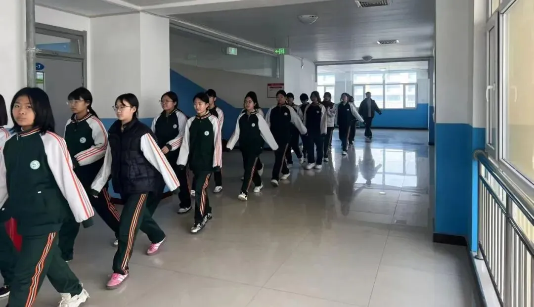 指尖逐光 智启未来——我校初中部信息技术模拟考试纪实 第16张