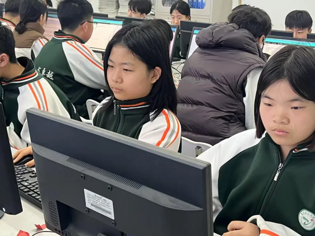 指尖逐光 智启未来——我校初中部信息技术模拟考试纪实 第17张