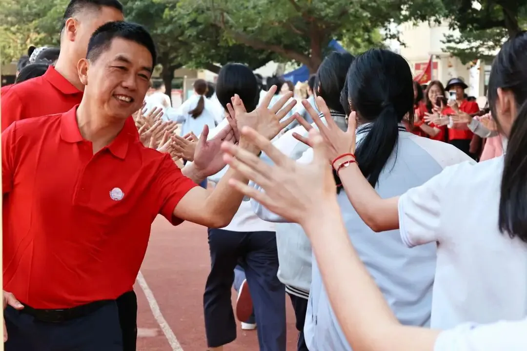 策马奔腾迎中考 百日拼搏铸辉煌——北海市第八中学2026年中考百日冲刺誓师 第26张