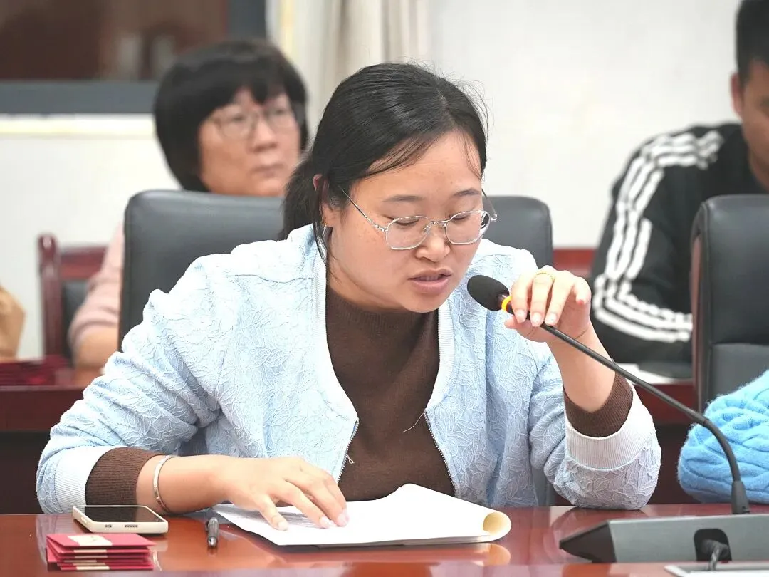 凝心聚力备中考 奋楫笃行创辉煌 | 榕城中学博东实验学校召开九年级备考会议 第15张