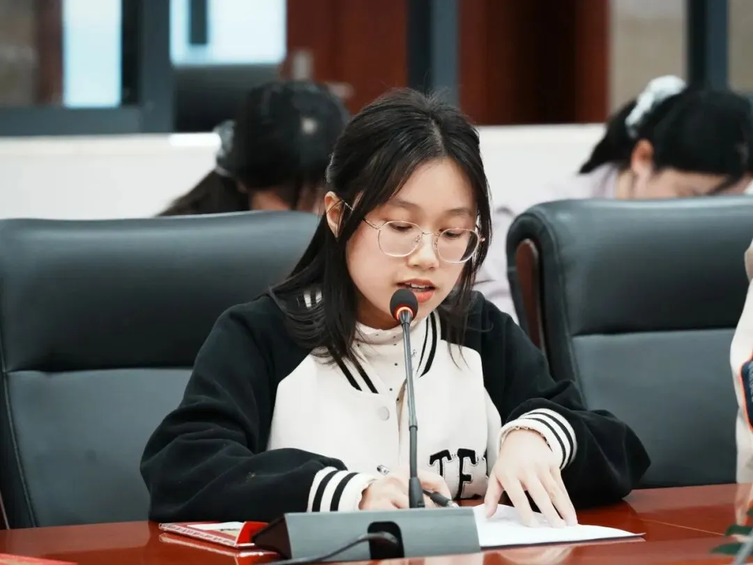 凝心聚力备中考 奋楫笃行创辉煌 | 榕城中学博东实验学校召开九年级备考会议 第16张