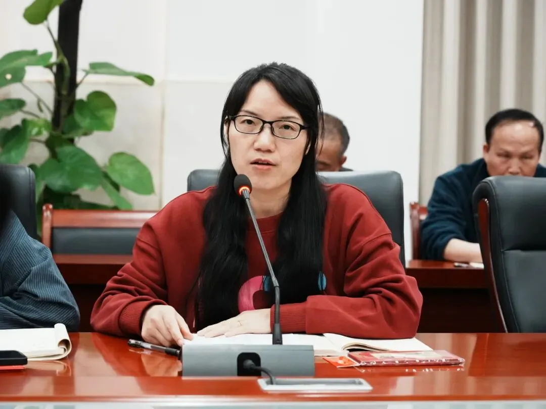 凝心聚力备中考 奋楫笃行创辉煌 | 榕城中学博东实验学校召开九年级备考会议 第18张