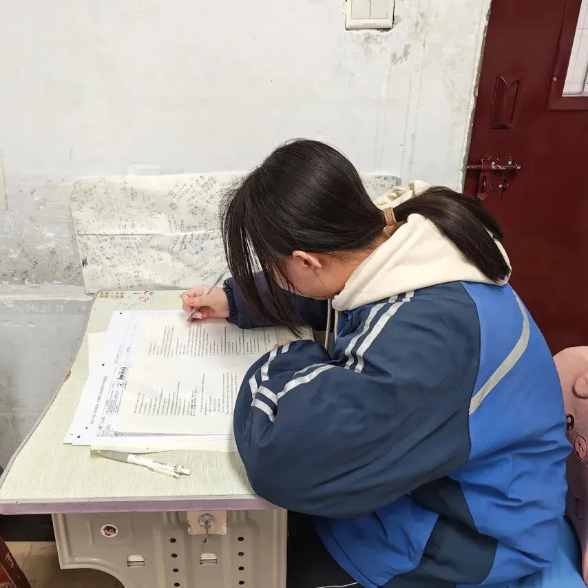 规范组织模考 精准赋能备考——我校顺利完成全市高三年级第一次 第11张