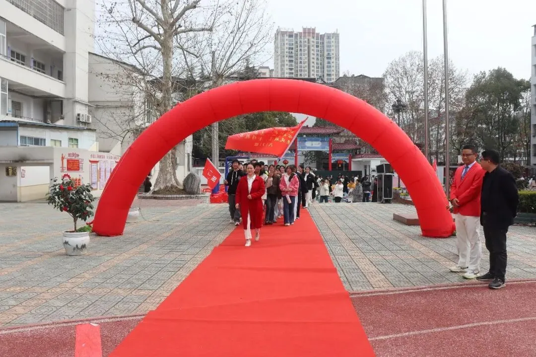 厉兵秣马迎中考,百日誓师振雄心——2026年春季学期开学典礼暨百日誓师大会 第50张 厉兵秣马迎中考,百日誓师振雄心——2026年春季学期开学典礼暨百日誓师大会 第50张