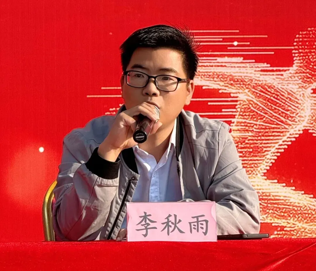 怀集二中八年级开学大会暨中考冲刺誓师大会顺利举行 第19张